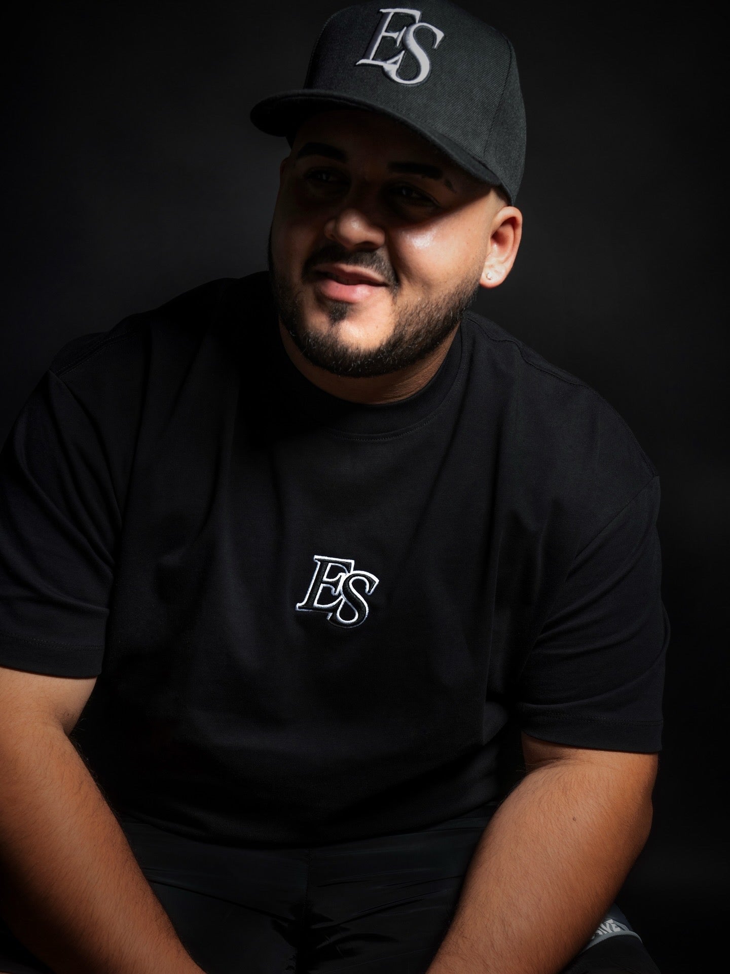 EXCLUSIVE TEE BASIC LOGO BLACK