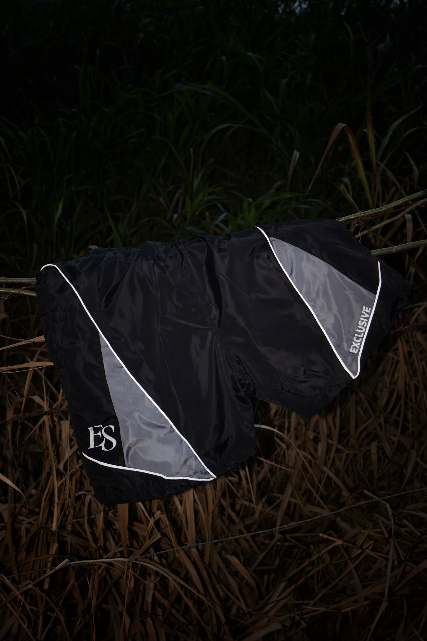 ES BLACK FORM SHORTS