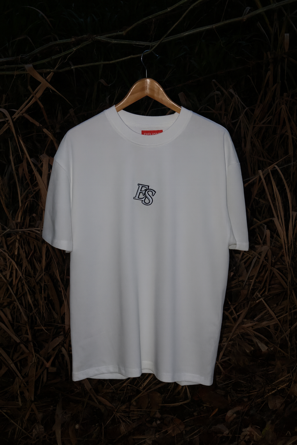 EXCLUSIVE TEE BASIC LOGO WHITE